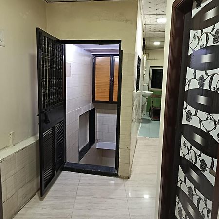 Hotel Urban Comfort Мумбай Екстериор снимка